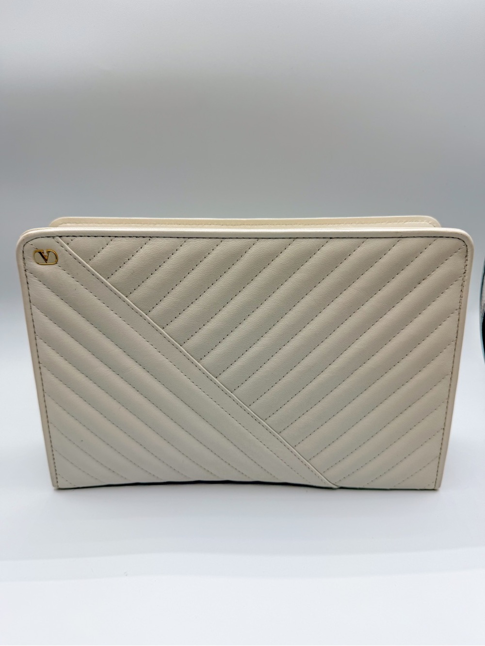 Valentino Garavani VLogo Signature quilted leather chain shoulder bag